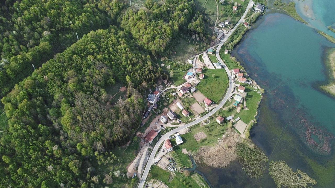 Holiday House By The Lake Plav Exterior foto